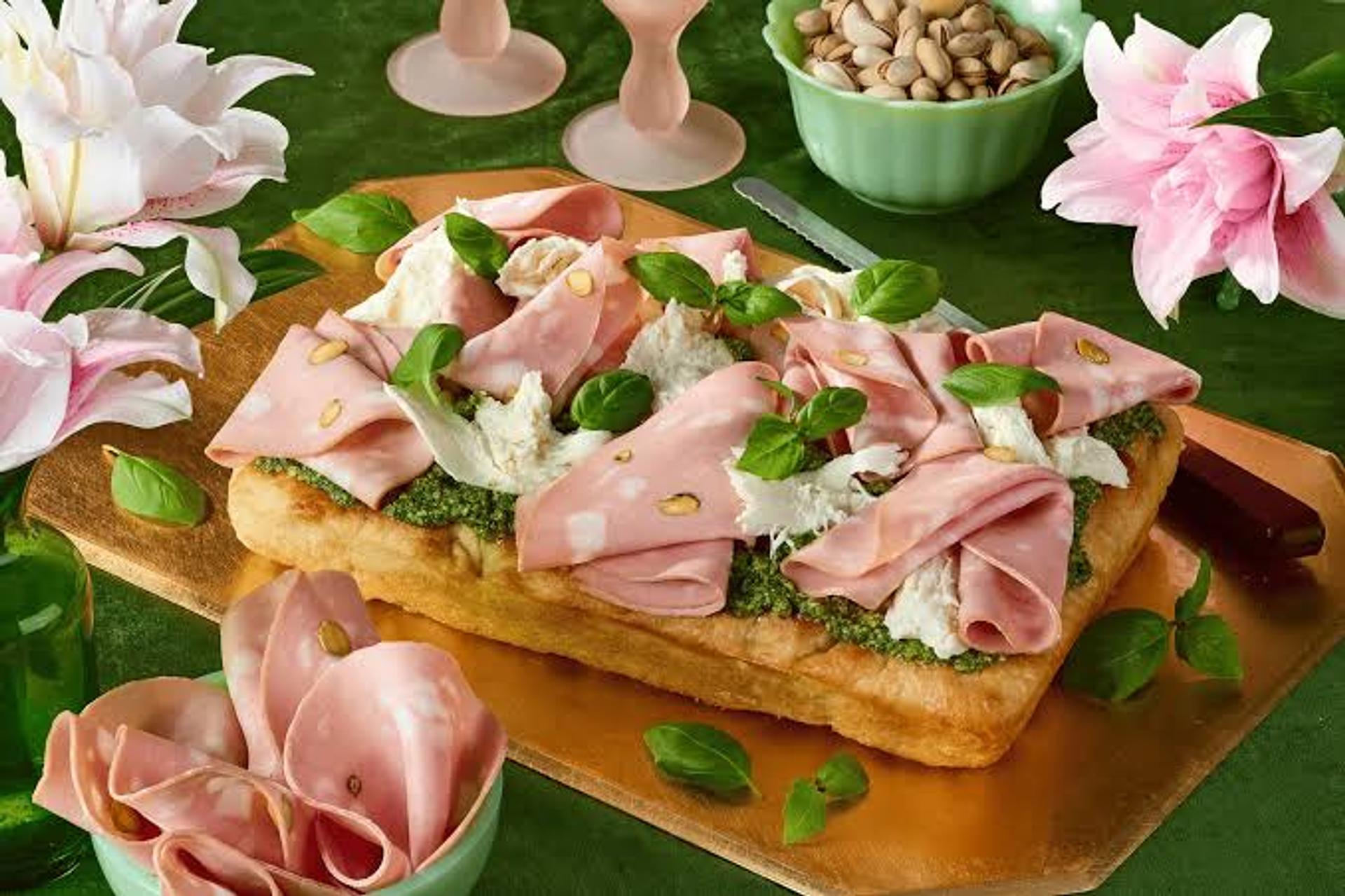 Focaccia Mortadella
